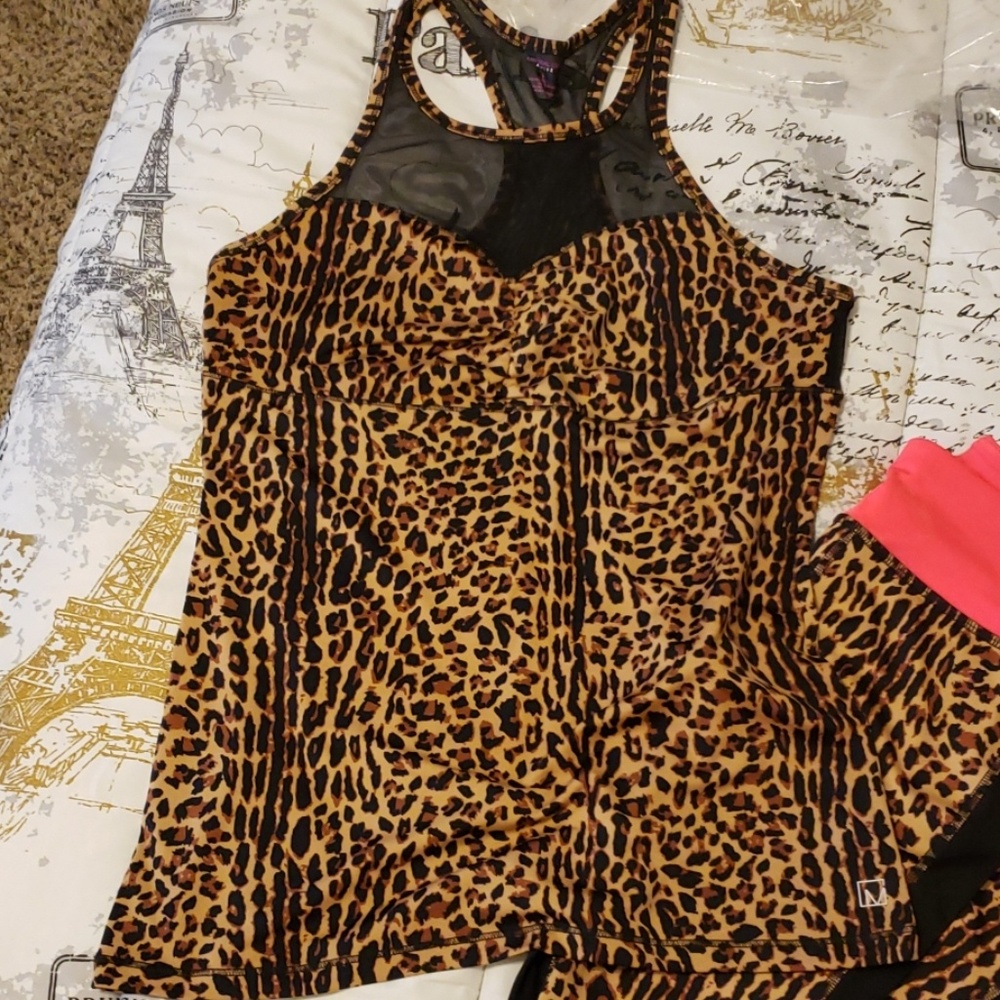 MATERIAL GIRL workout top